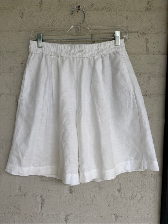 LOFT Pants - LOFT White Linen Relaxed Fit Shorts w Elastic Waist Size XS
